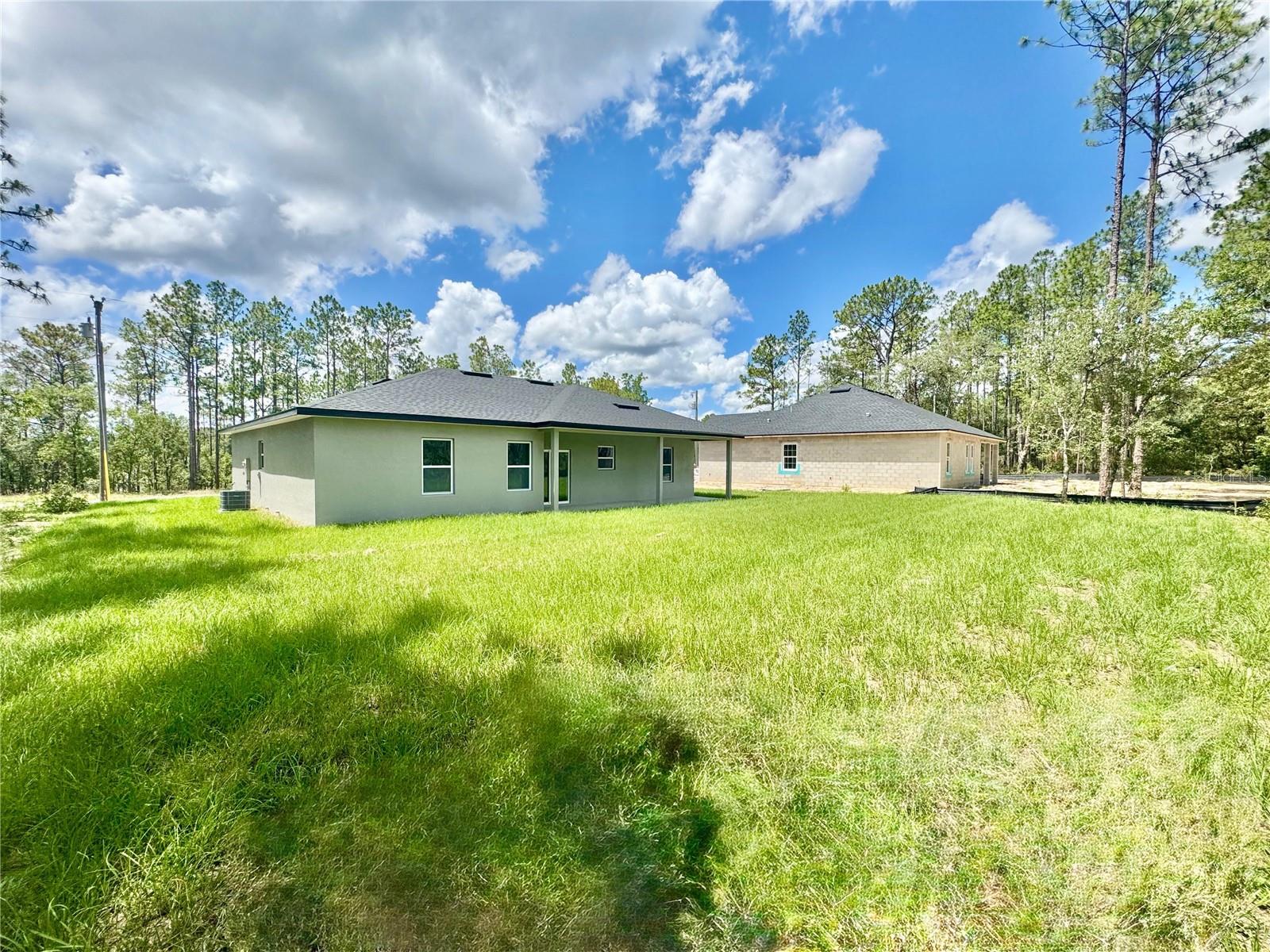 Listing photo id 5 for 1905 Linden Drive