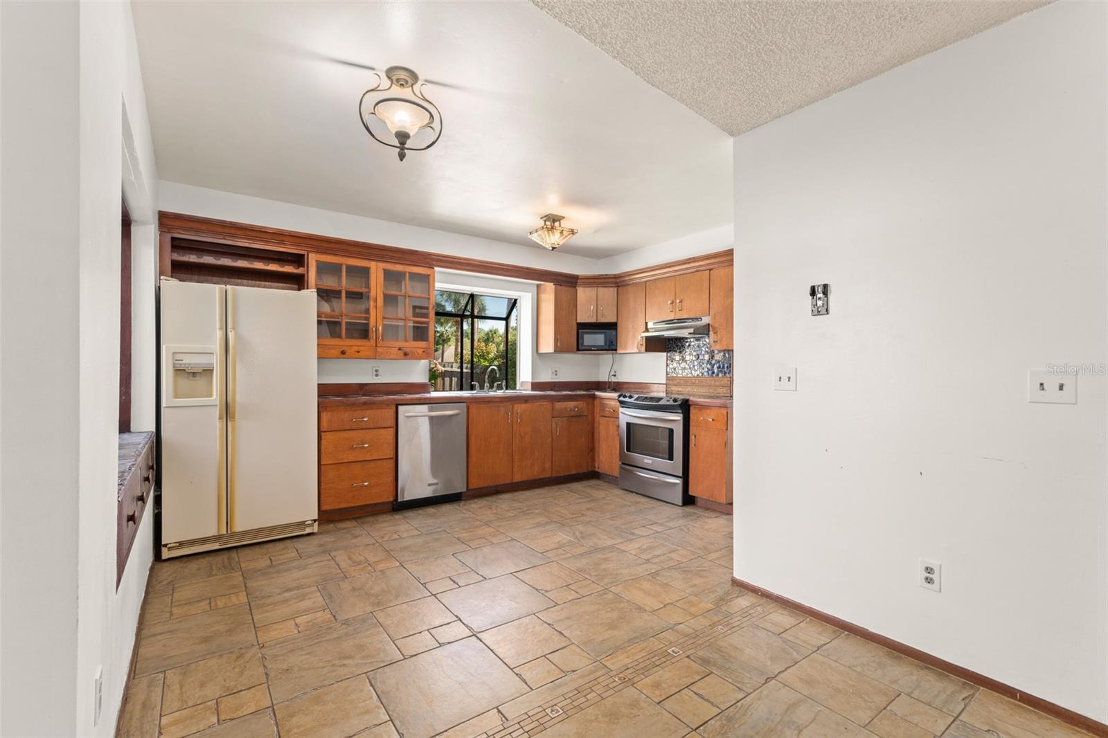 Image 16 of 55 For 1450 Harbour Drive