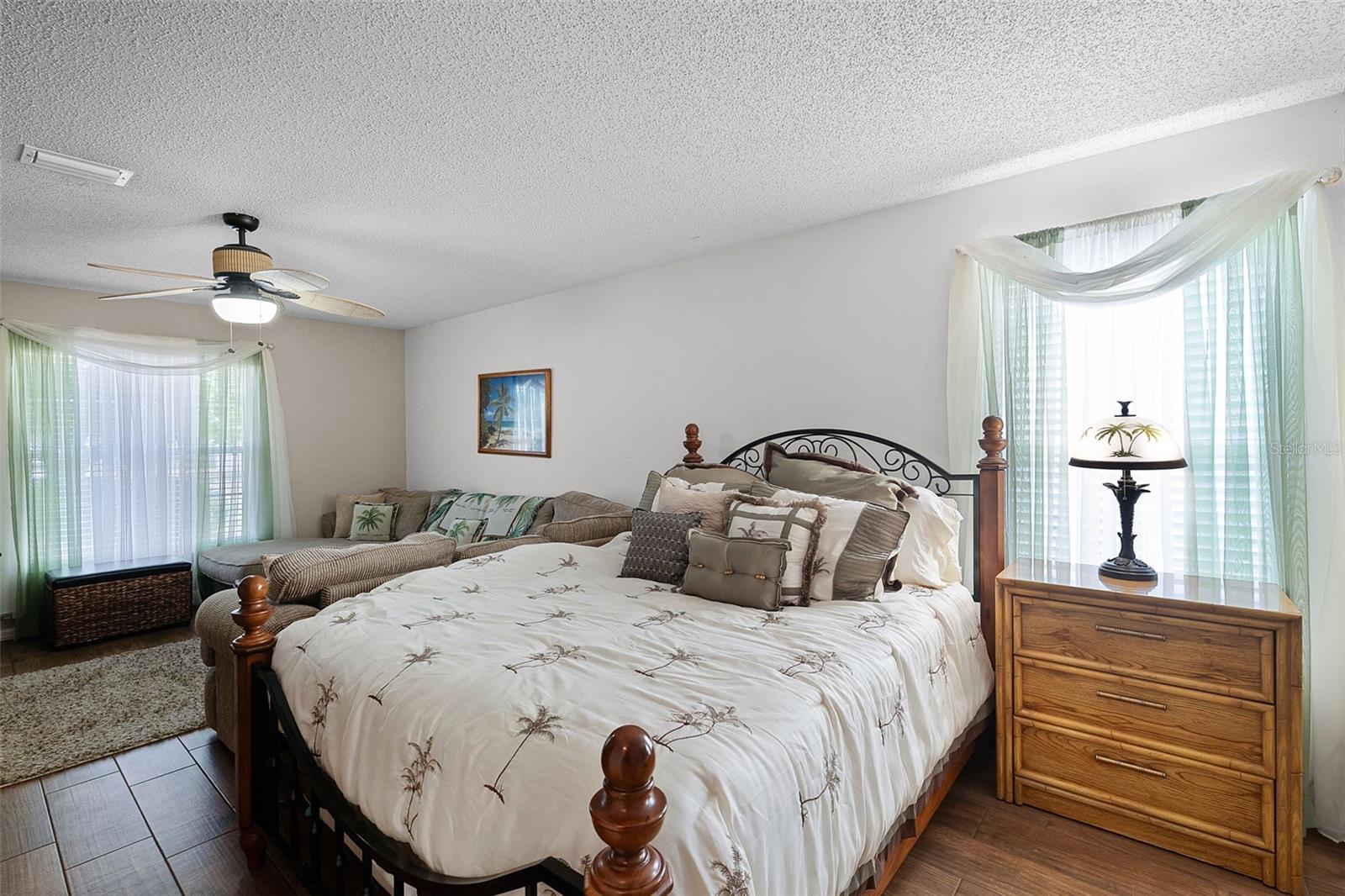 Image 17 of 29 For 13234 Moonflower Court