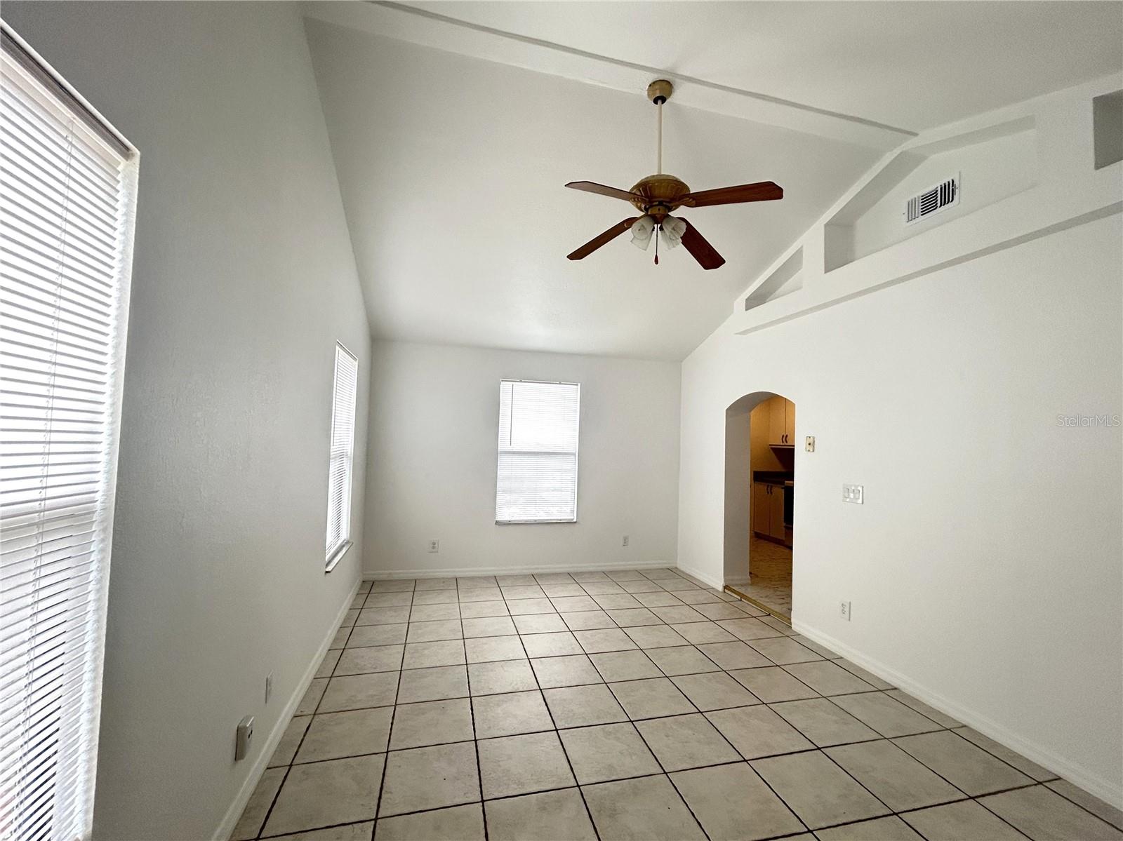 Image 14 of 36 For 2322 Vincent Rd
