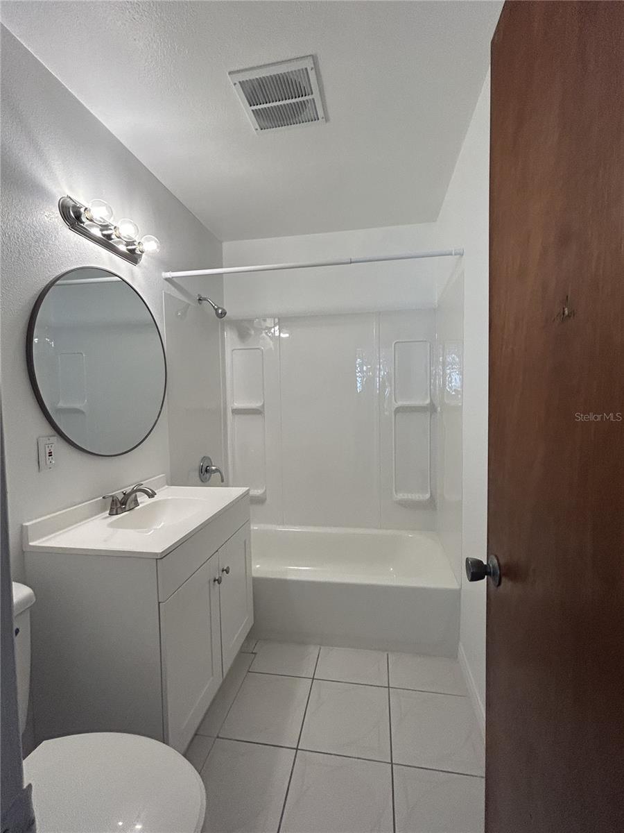 Image 5 of 36 For 2322 Vincent Rd