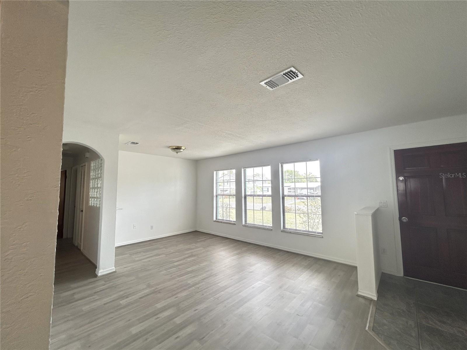 Image 7 of 36 For 2322 Vincent Rd