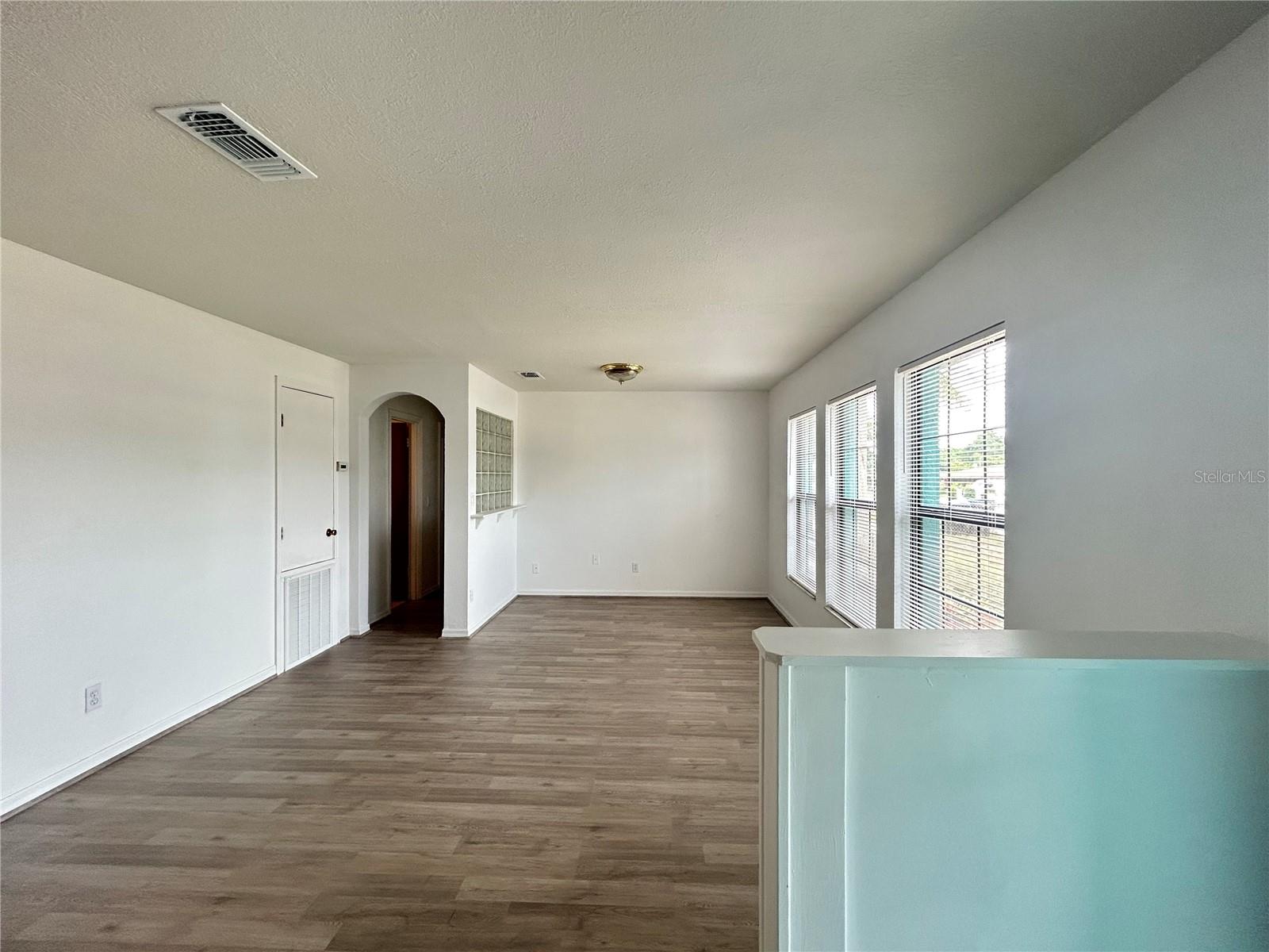 Image 8 of 36 For 2322 Vincent Rd