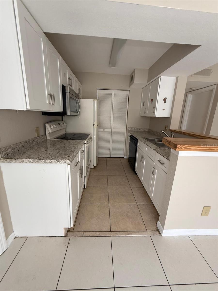 Image 8 of 17 For 1041 Hiawassee Road 3022