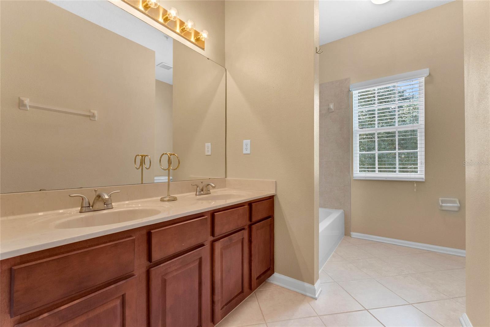 Image 17 of 21 For 8533 Waterwillow Place
