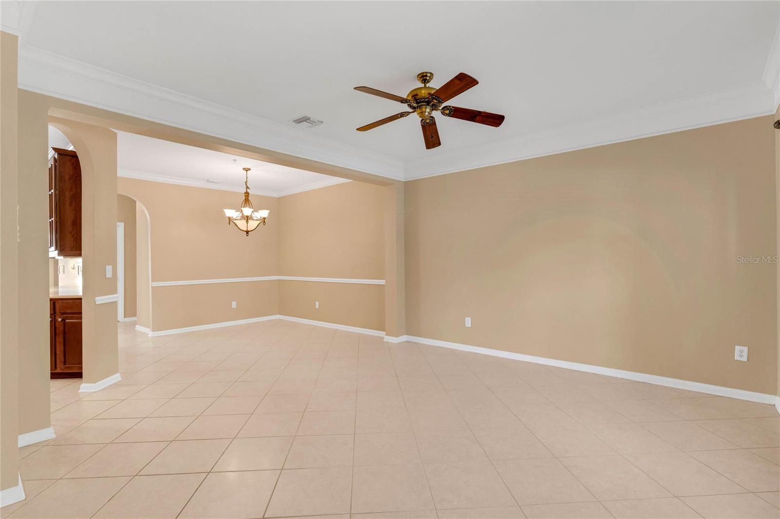 Image 3 of 21 For 8533 Waterwillow Place