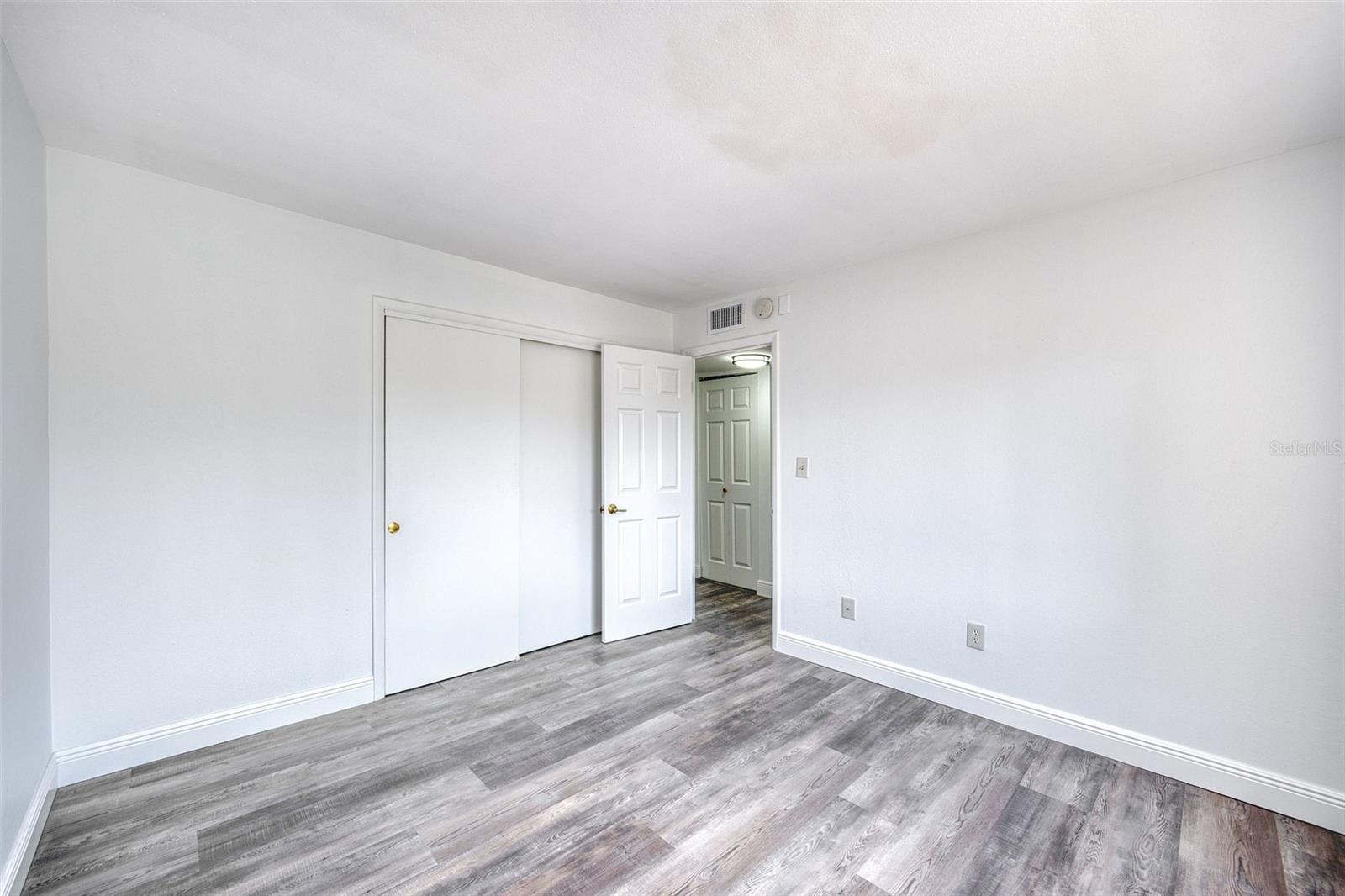 Image 11 of 21 For 1100 Delaney Avenue F409