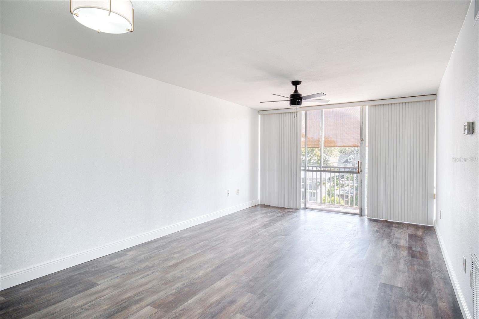 Image 13 of 21 For 1100 Delaney Avenue F409