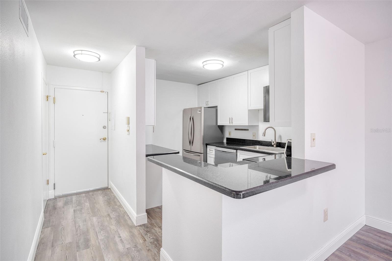 Image 2 of 21 For 1100 Delaney Avenue F409