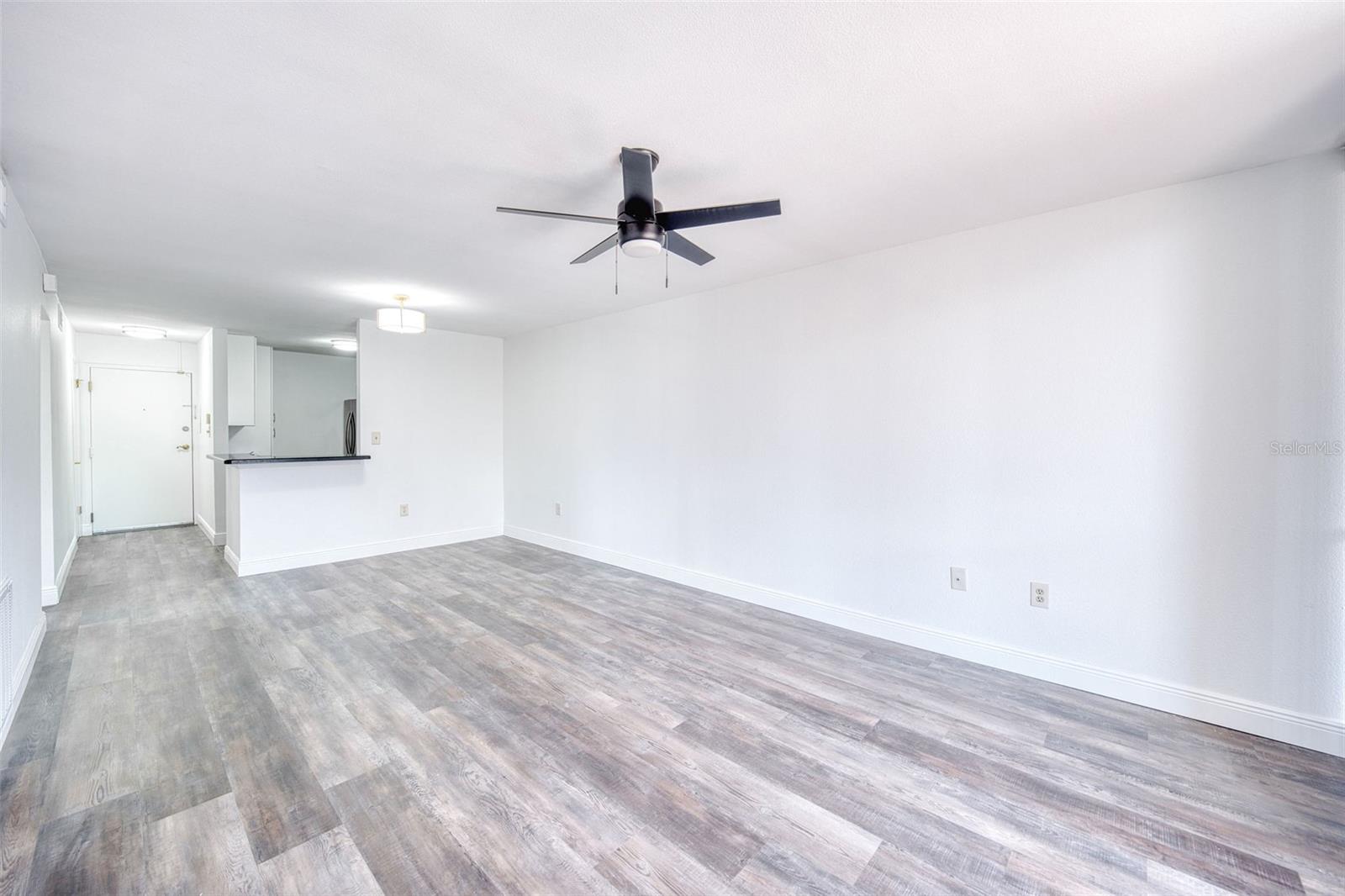 Image 6 of 21 For 1100 Delaney Avenue F409