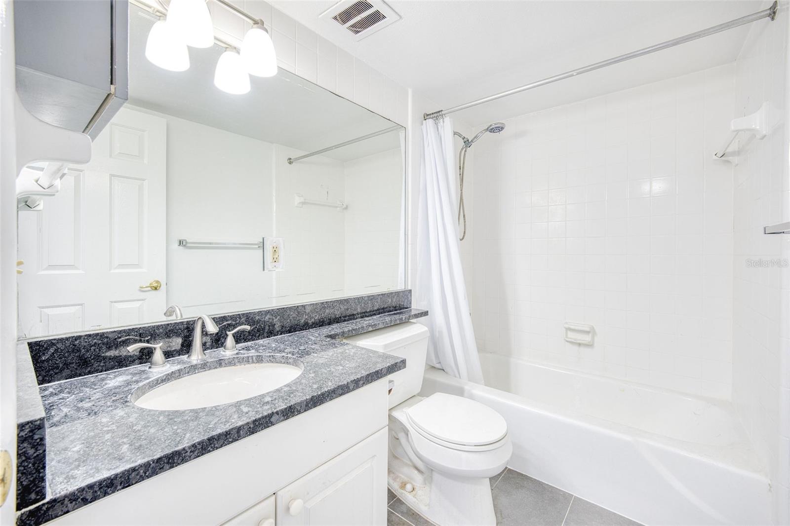 Image 9 of 21 For 1100 Delaney Avenue F409