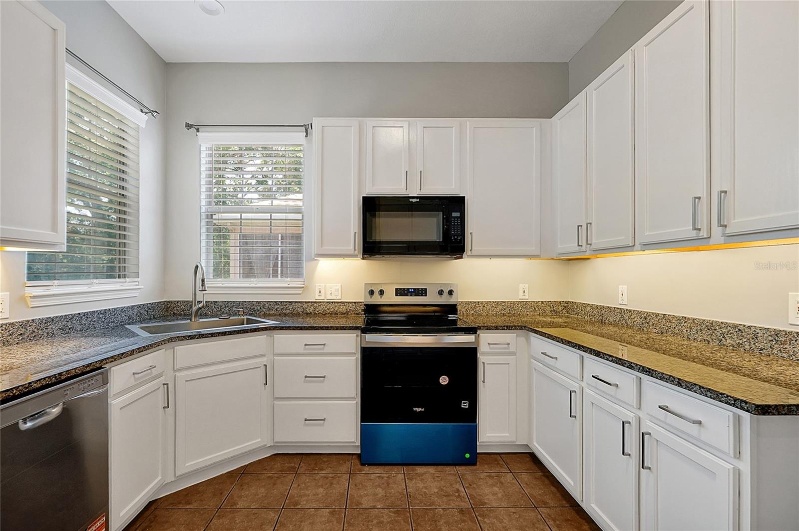 Image 10 of 41 For 7521 Bay Port Road 12