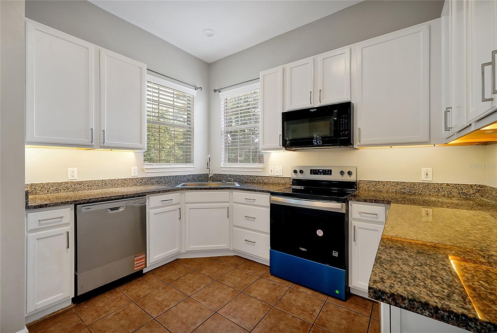 Image 11 of 41 For 7521 Bay Port Road 12