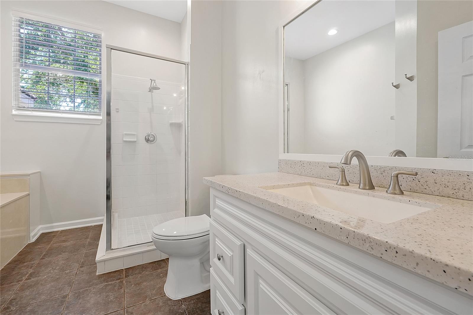 Image 22 of 41 For 7521 Bay Port Road 12