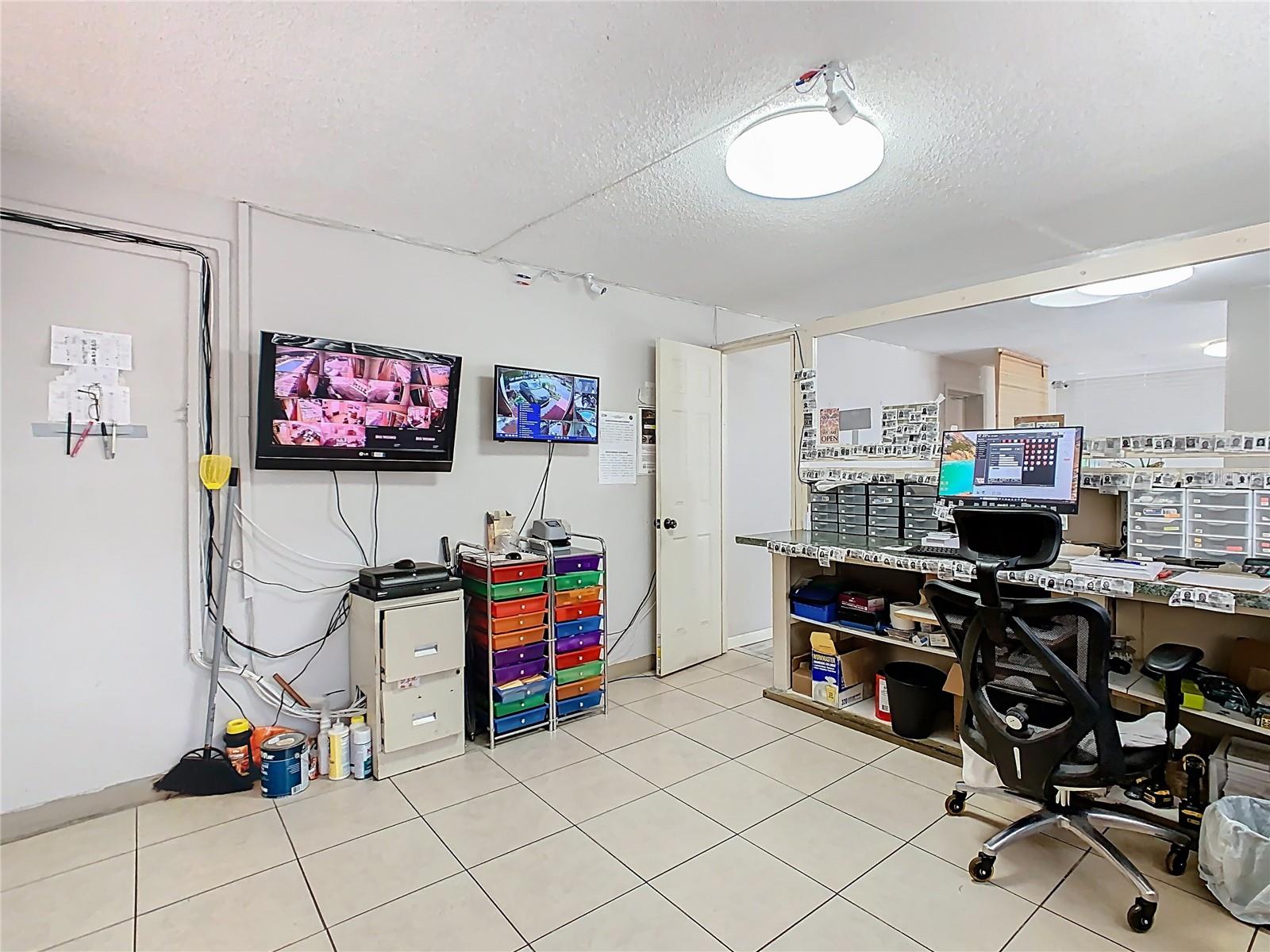 Image 10 of 18 For 4121 Vine Street