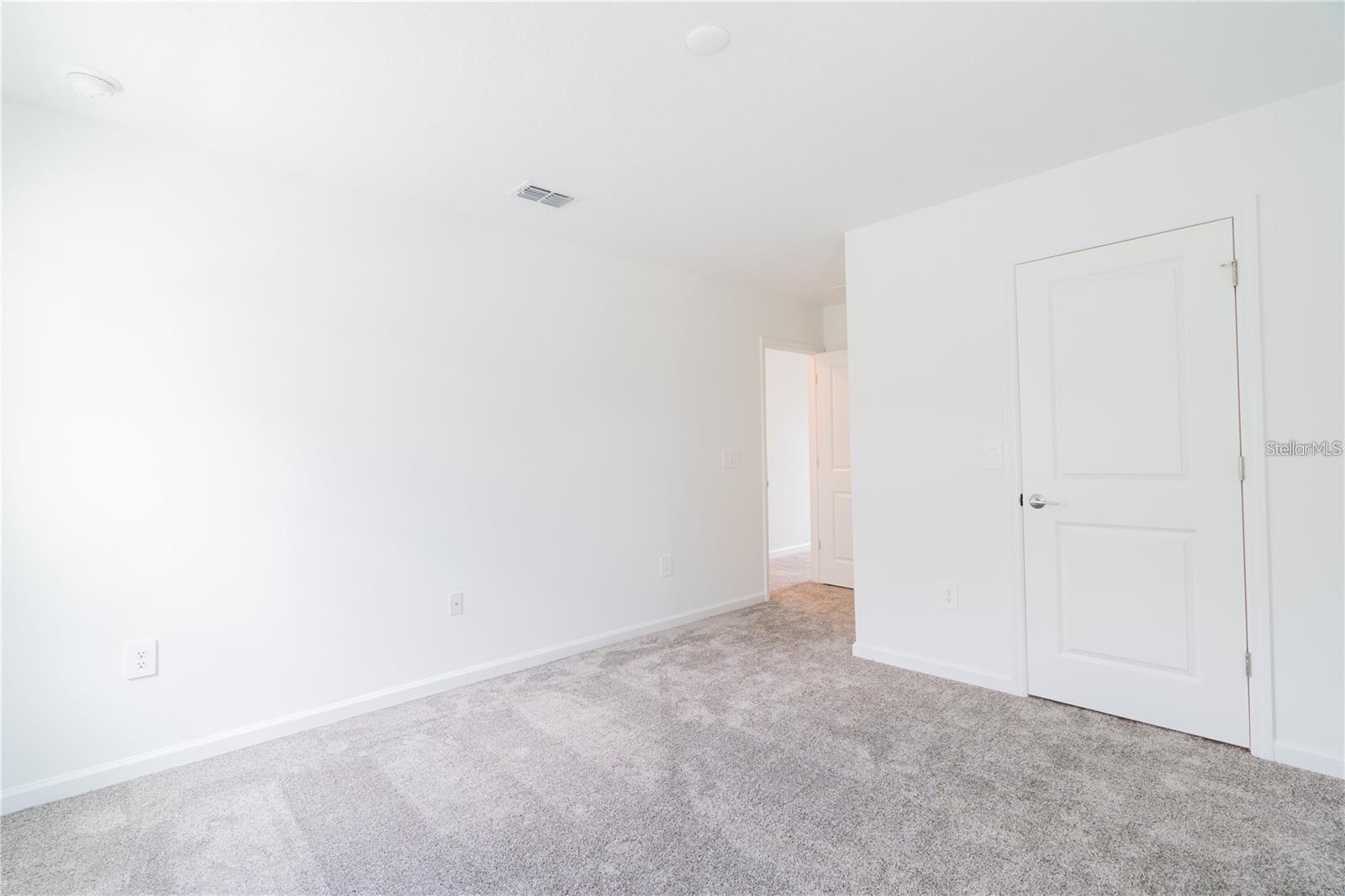 Image 11 of 21 For 921 Jackson Avenue
