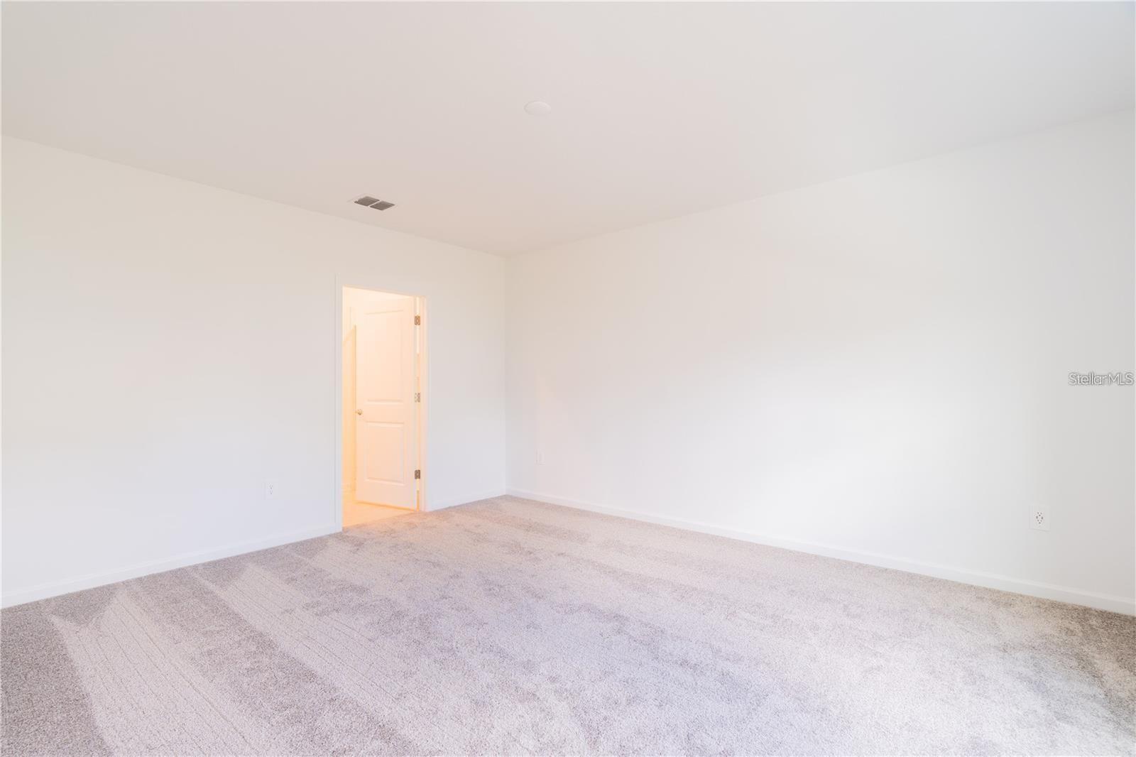 Image 12 of 21 For 921 Jackson Avenue