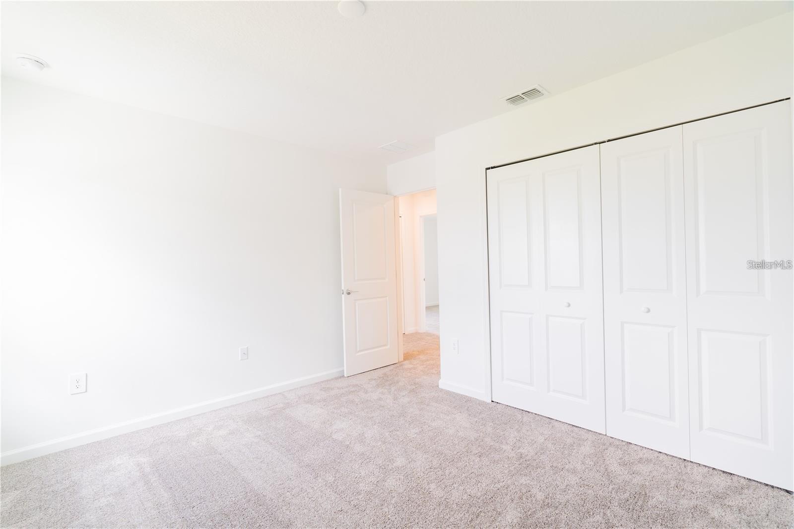 Image 13 of 21 For 921 Jackson Avenue