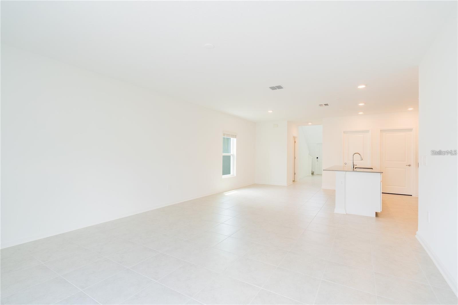 Image 6 of 21 For 921 Jackson Avenue