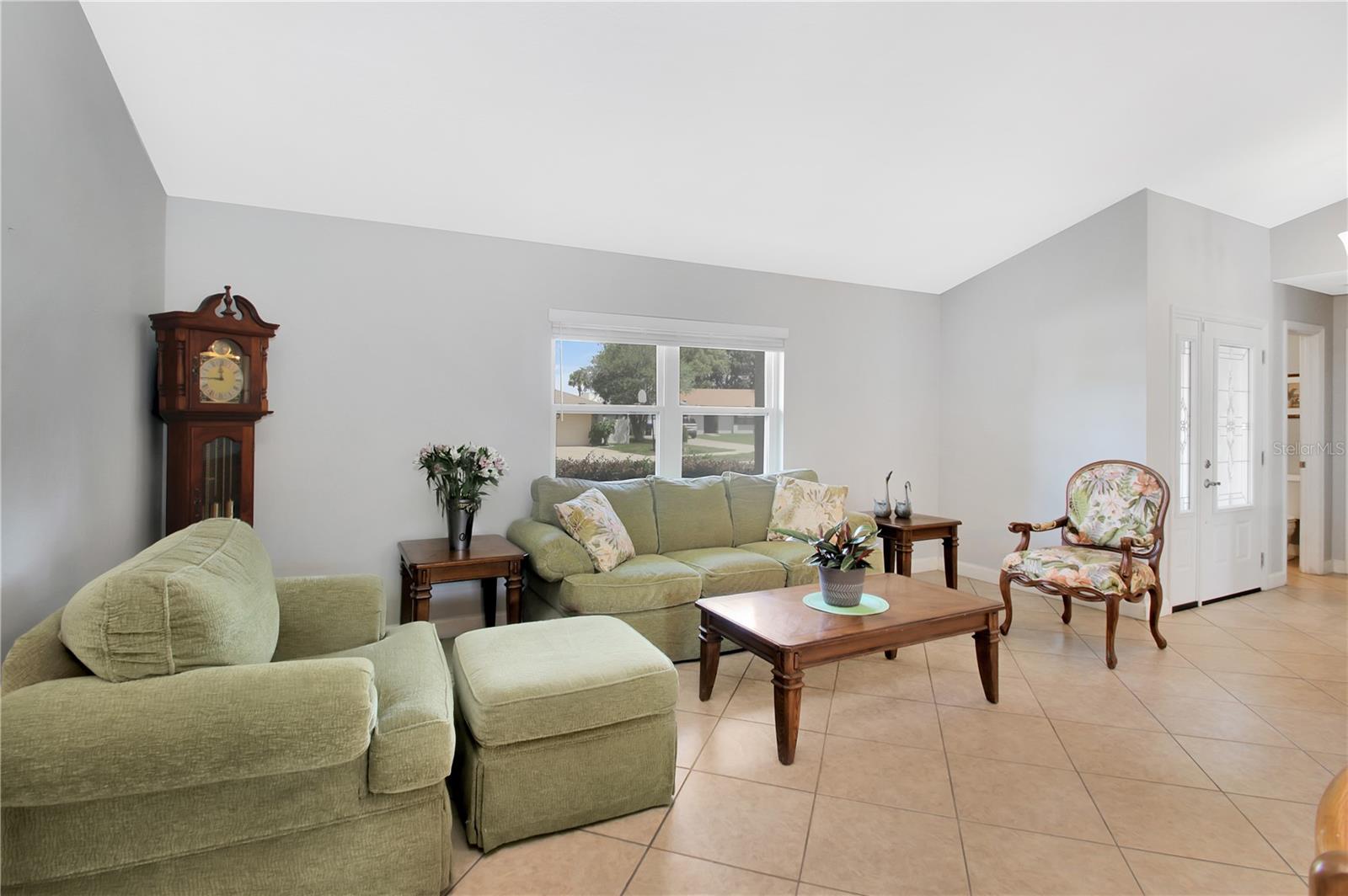 Image 10 of 39 For 4833 Palm Tree Court