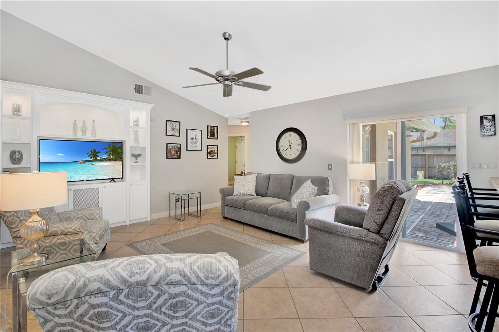 Image 18 of 39 For 4833 Palm Tree Court