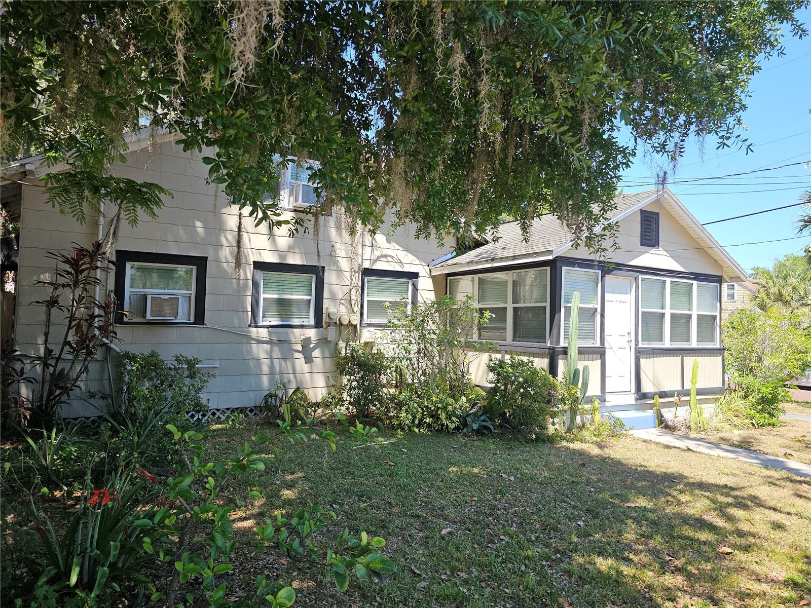 Image 2 of 31 For 821 Hillcrest Street