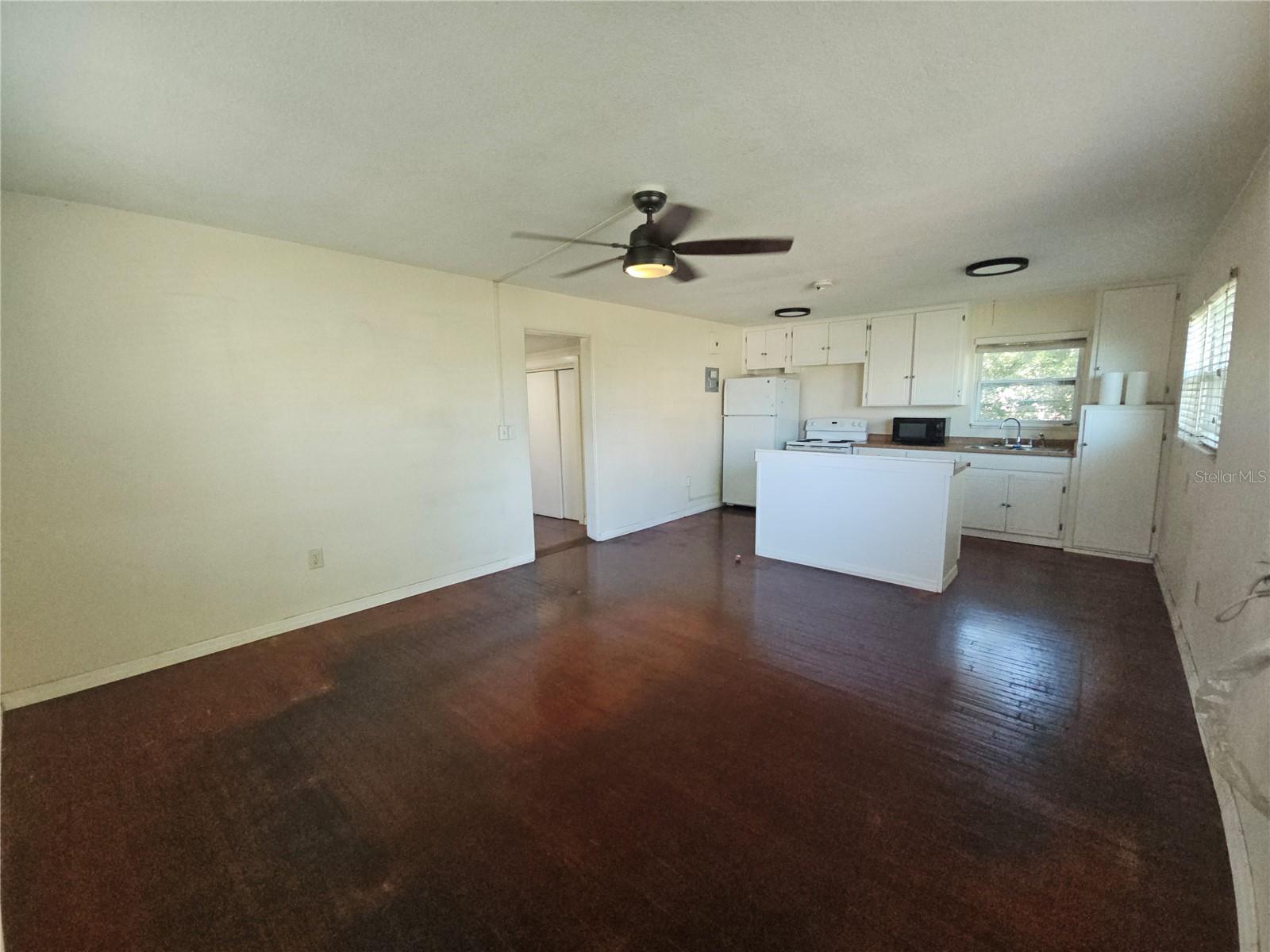 Image 26 of 31 For 821 Hillcrest Street