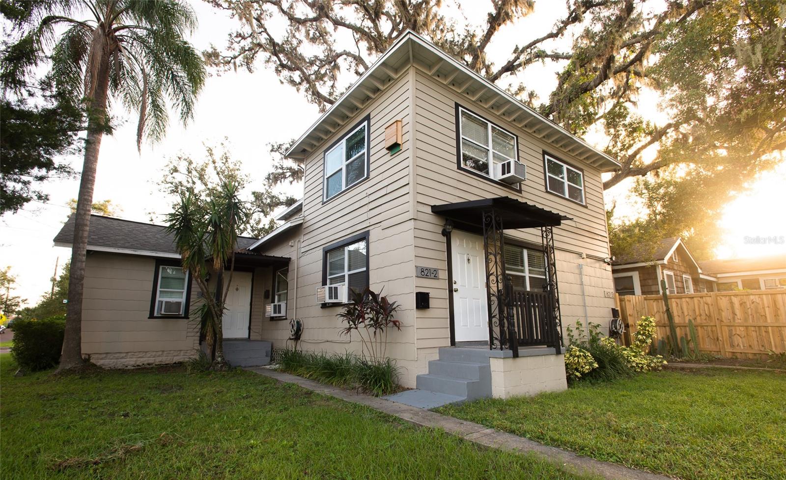 Image 3 of 31 For 821 Hillcrest Street