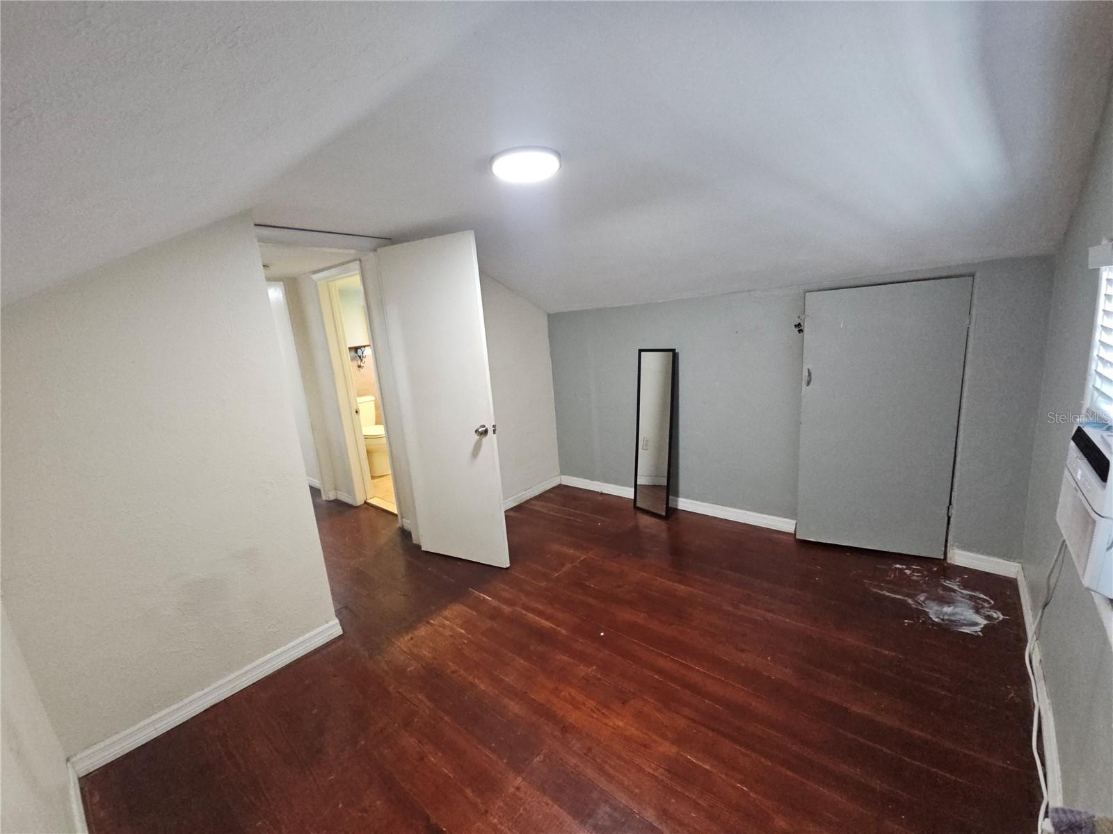 Image 30 of 31 For 821 Hillcrest Street