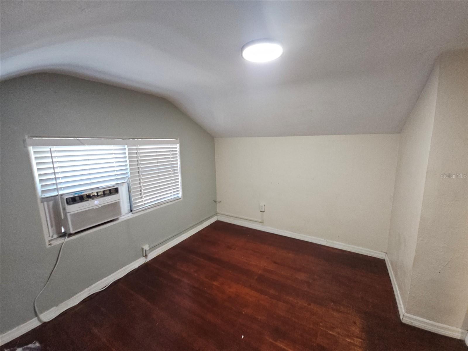 Image 31 of 31 For 821 Hillcrest Street
