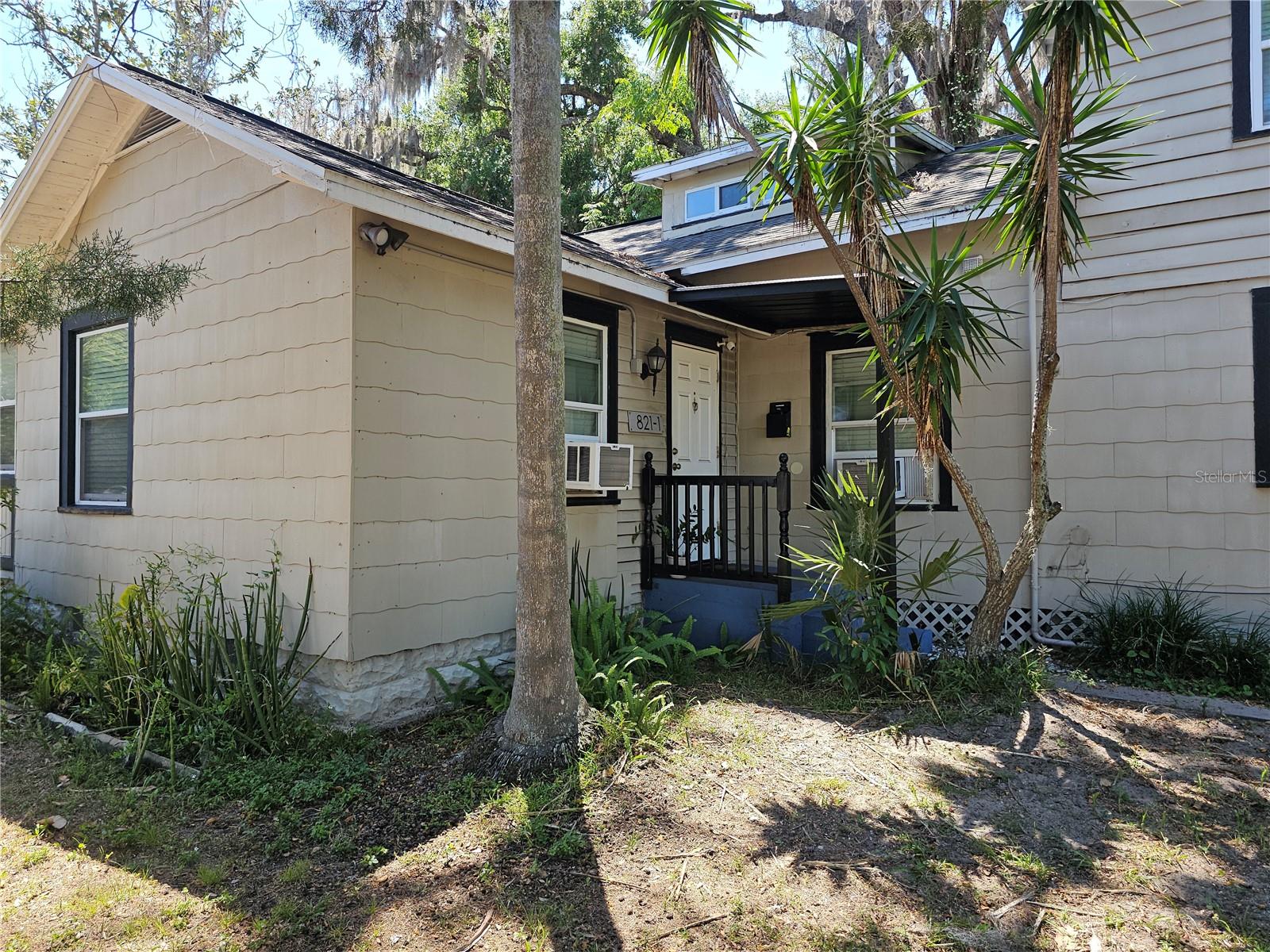 Image 4 of 31 For 821 Hillcrest Street