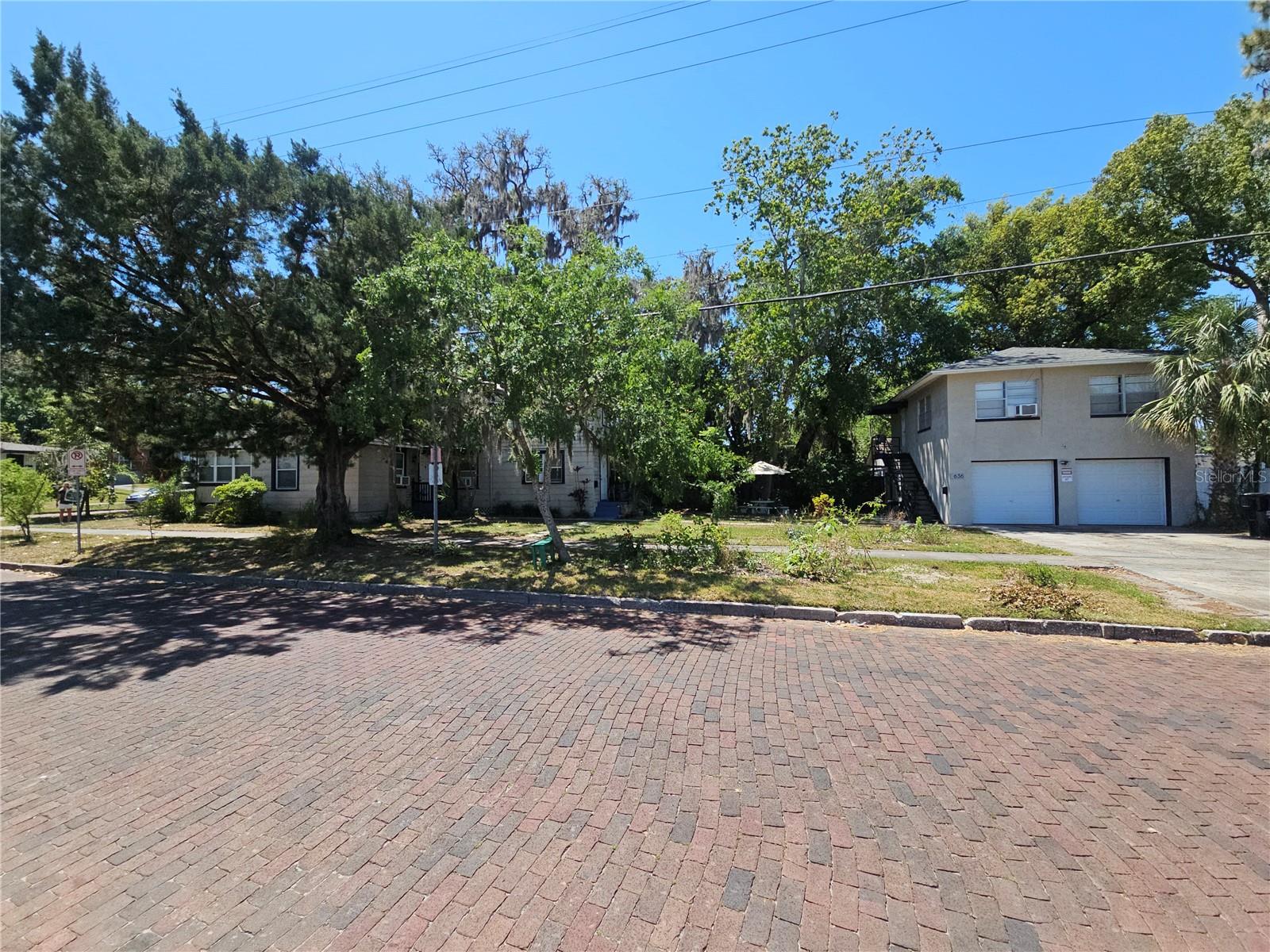 Image 6 of 31 For 821 Hillcrest Street