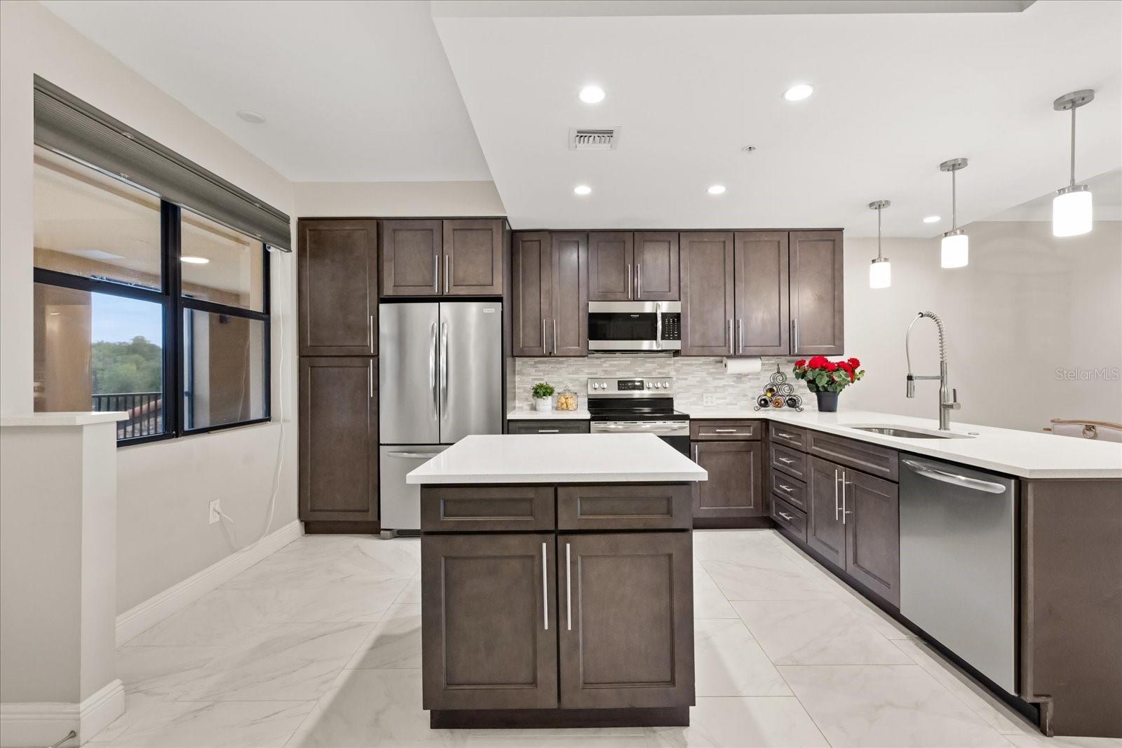 Image 2 of 18 For 16300 County Road 455  204