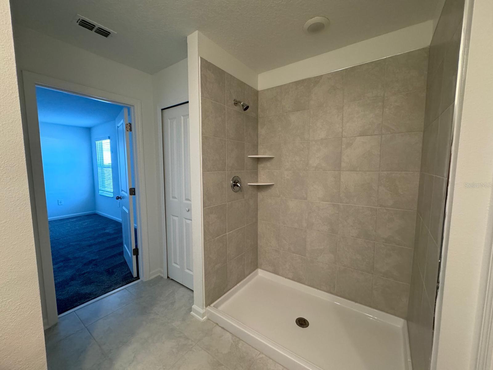 Image 16 of 42 For 1033 Waterfall Boulevard