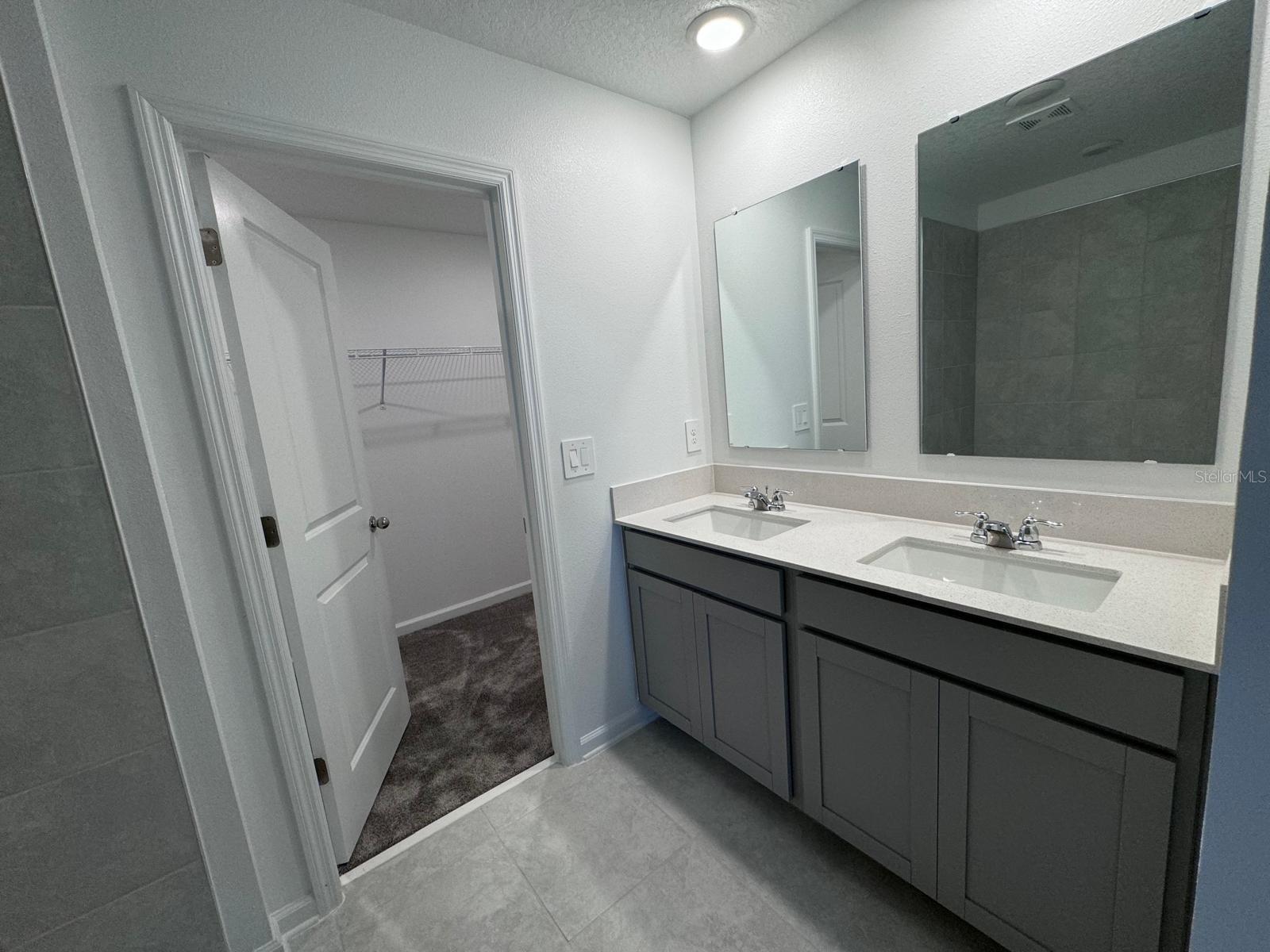 Image 19 of 42 For 1033 Waterfall Boulevard