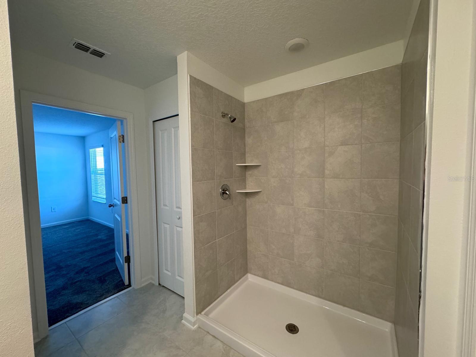 Image 21 of 42 For 1033 Waterfall Boulevard