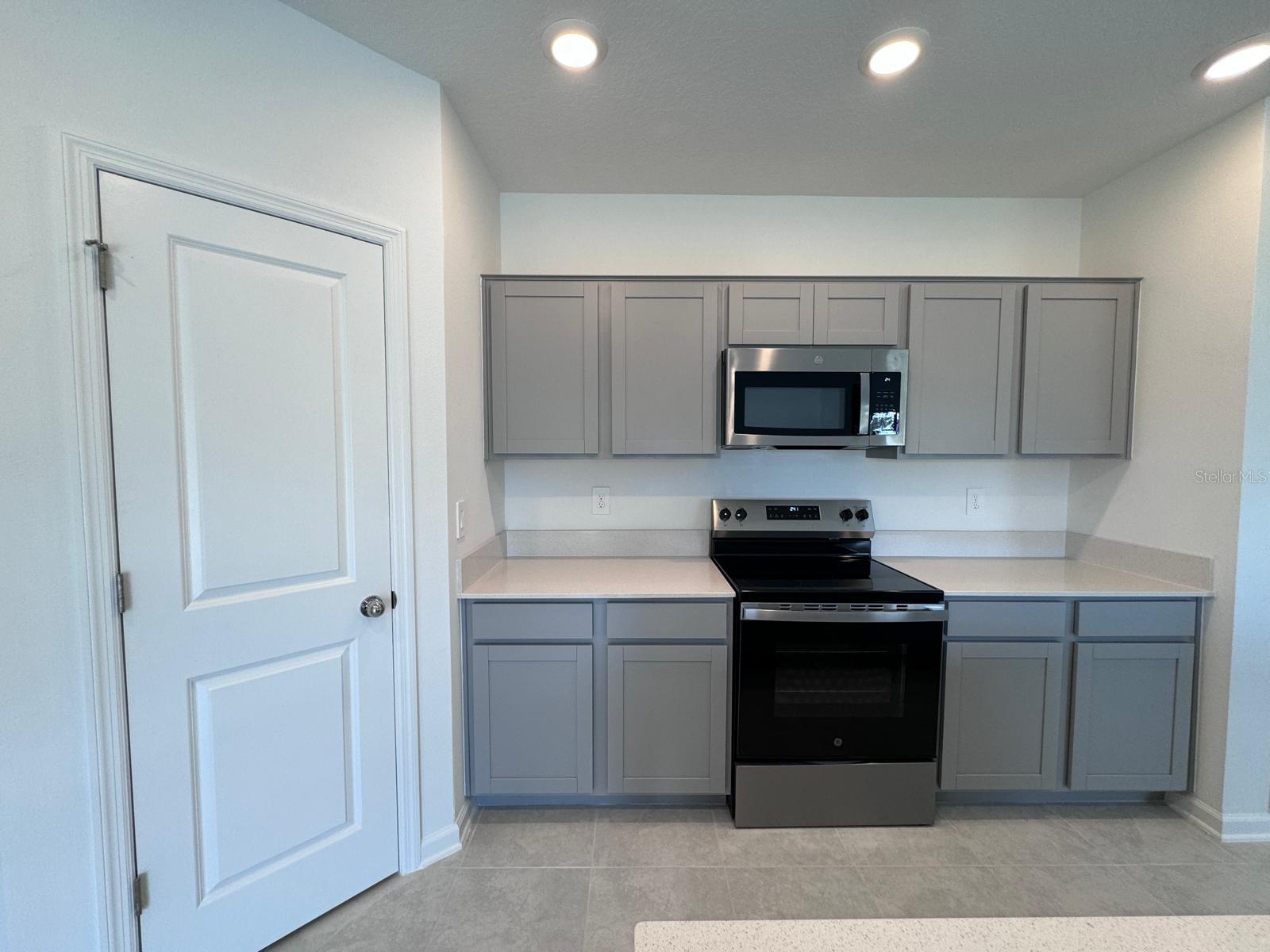 Image 7 of 42 For 1033 Waterfall Boulevard