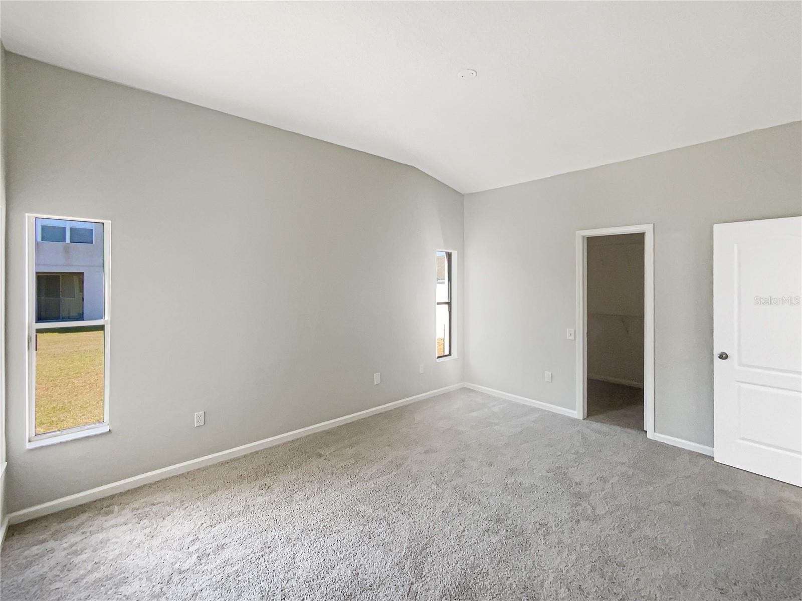 Listing photo id 16 for 30406 Arrochar Street