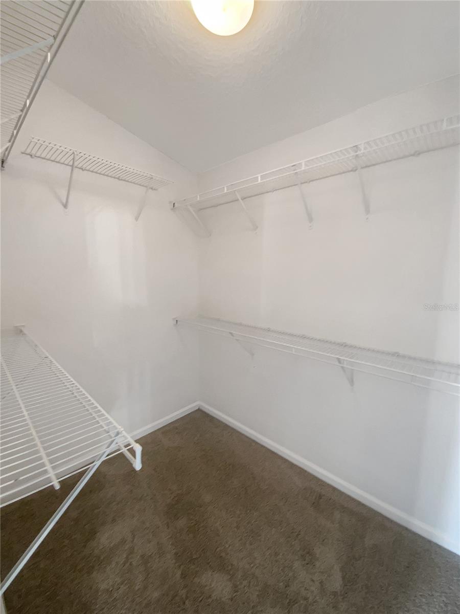 Listing photo id 18 for 30406 Arrochar Street
