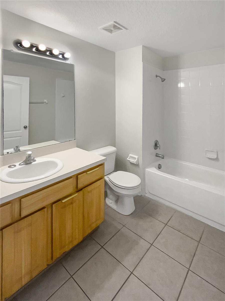 Listing photo id 22 for 30406 Arrochar Street