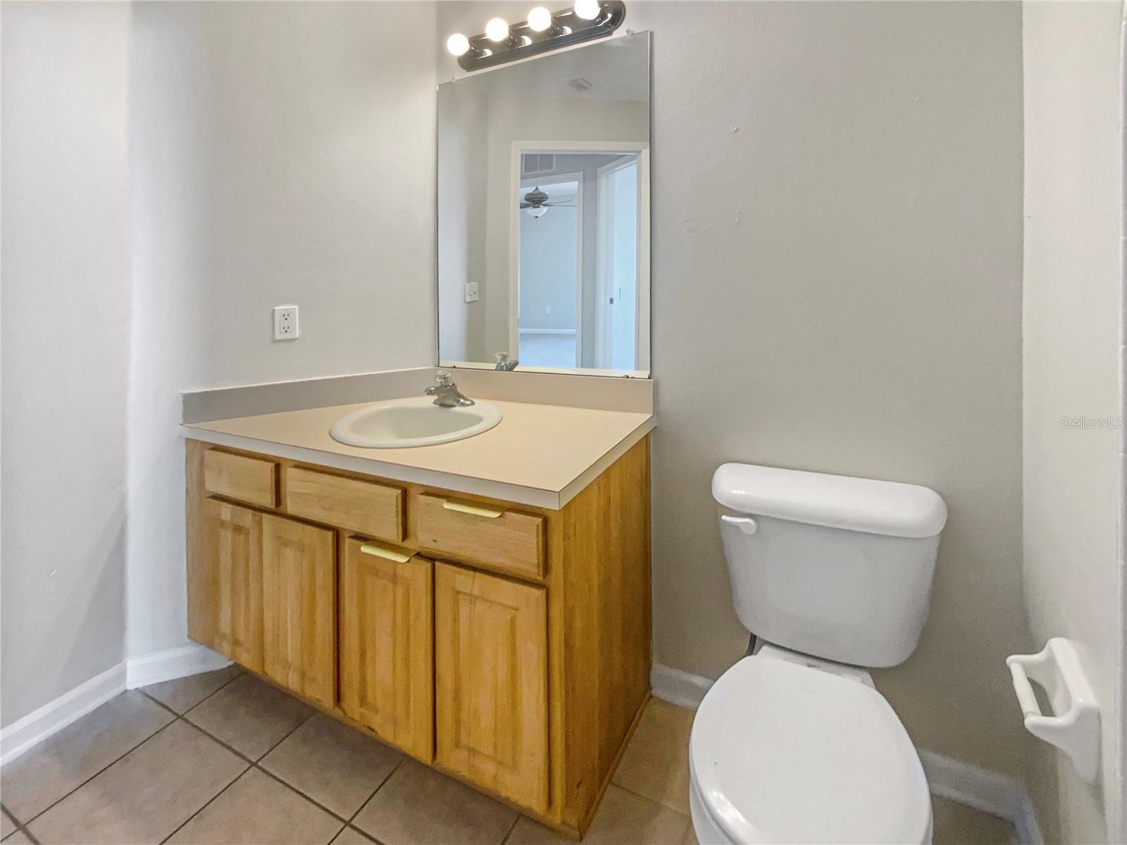 Listing photo id 24 for 30406 Arrochar Street