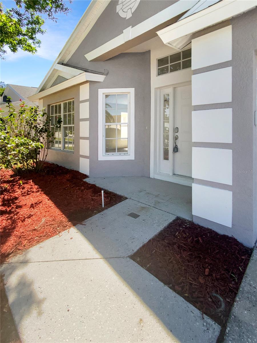Listing photo id 28 for 30406 Arrochar Street