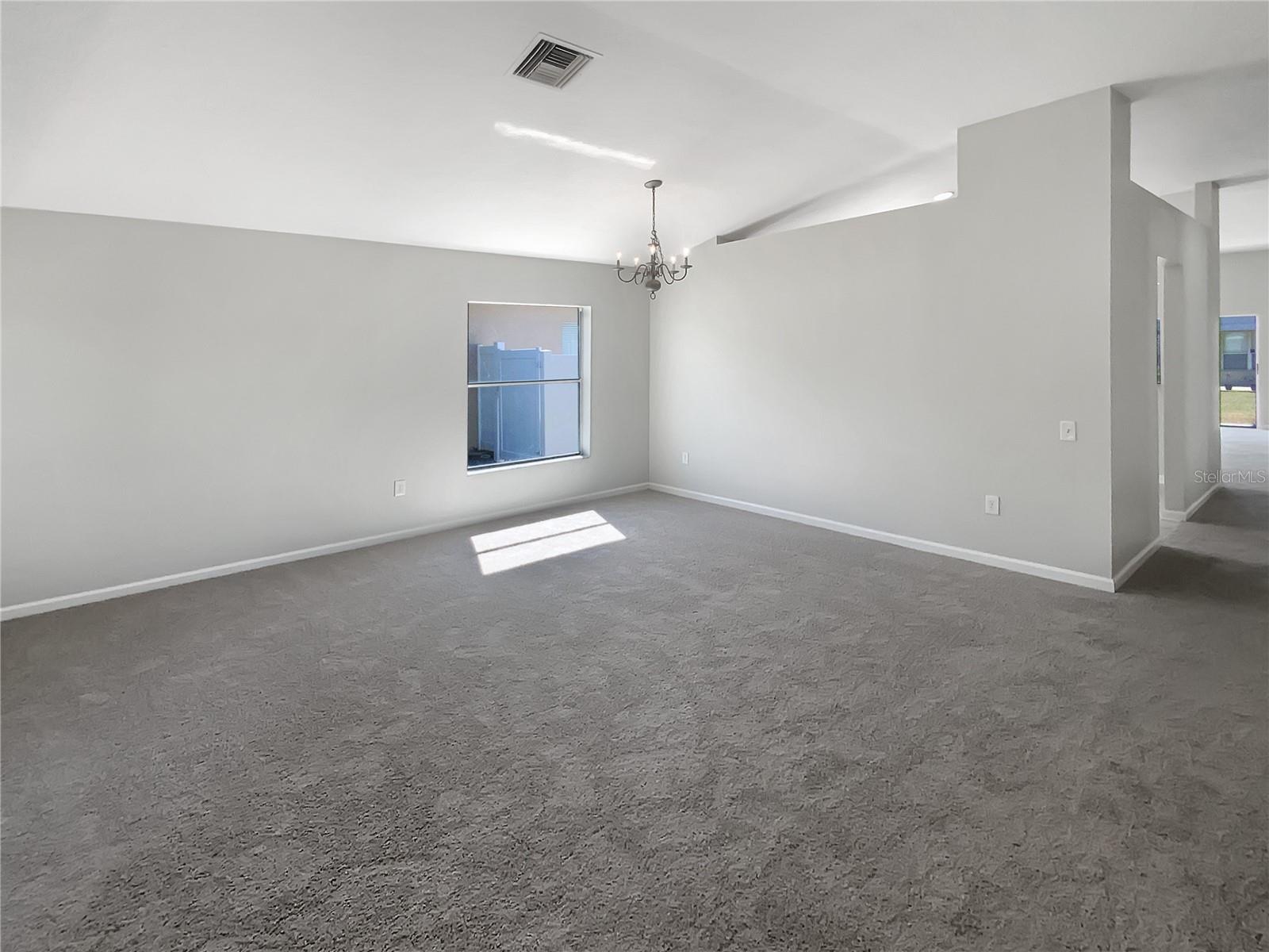 Listing photo id 30 for 30406 Arrochar Street