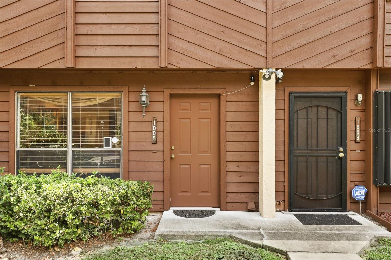 Image 5 of 28 For 1005 Love Lane 25