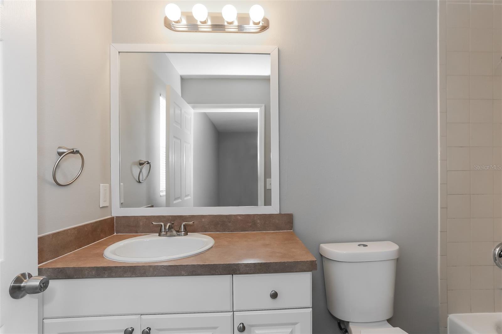 Image 11 of 16 For 2517 3rd Avenue E