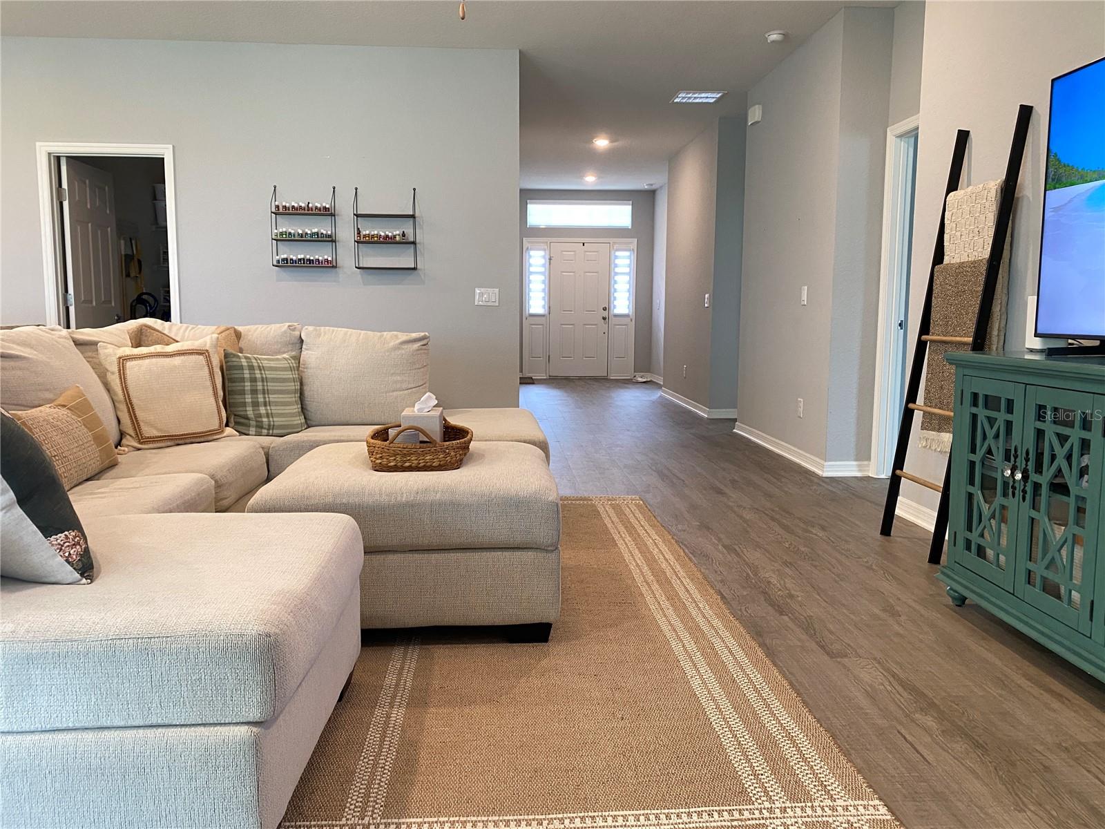 Image 6 of 20 For 123 Polermo Avenue