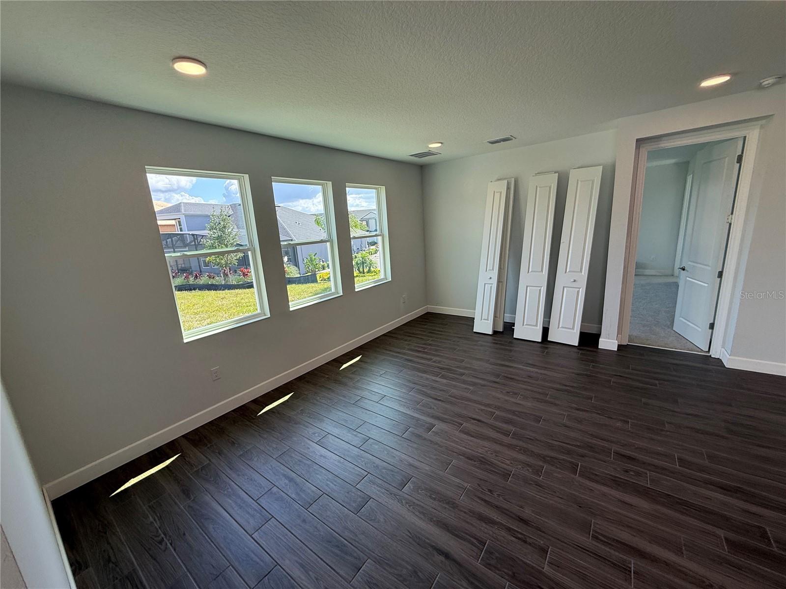 Image 8 of 29 For 873 Pointe Emerson Boulevard
