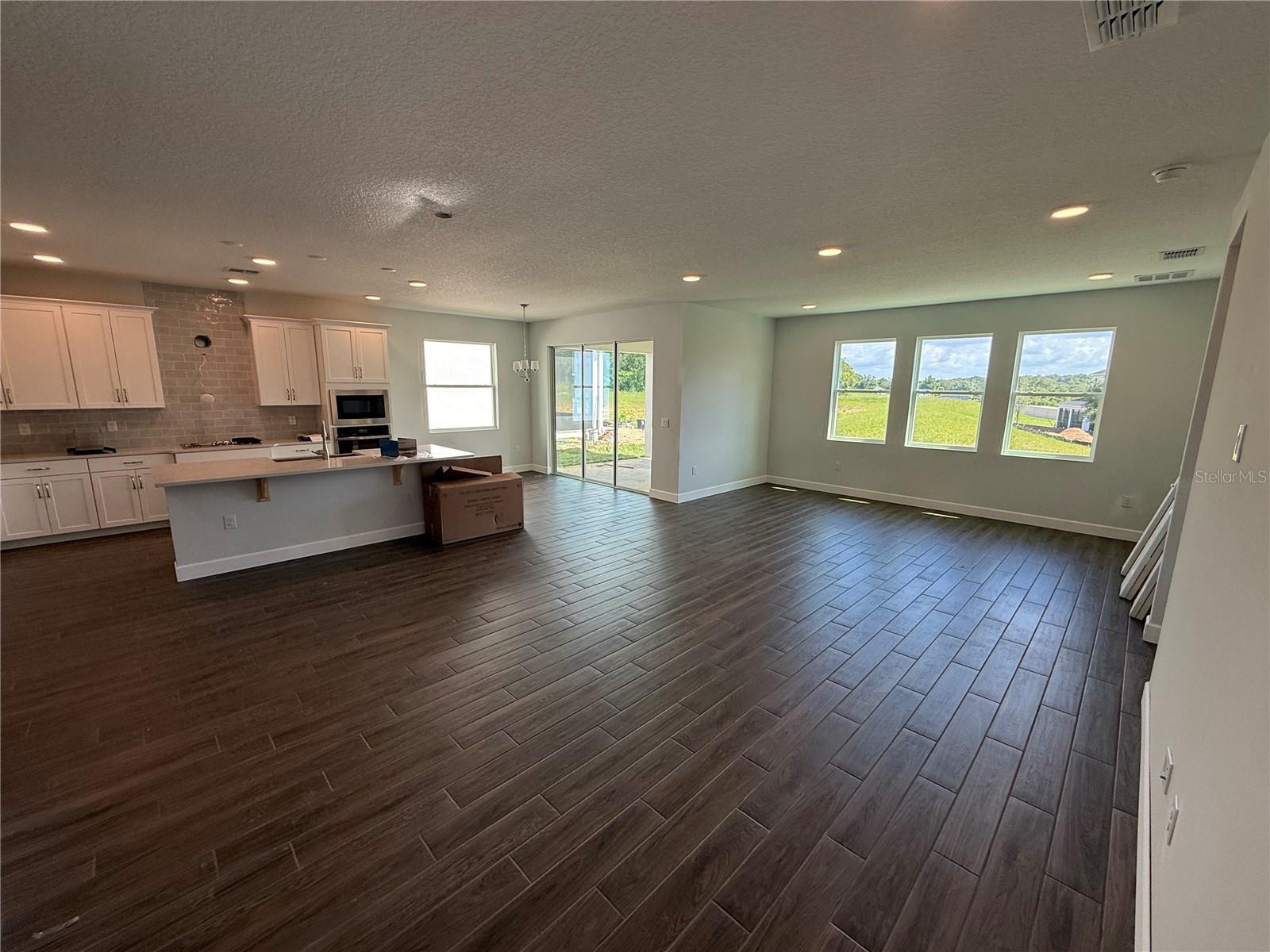 Image 9 of 29 For 873 Pointe Emerson Boulevard