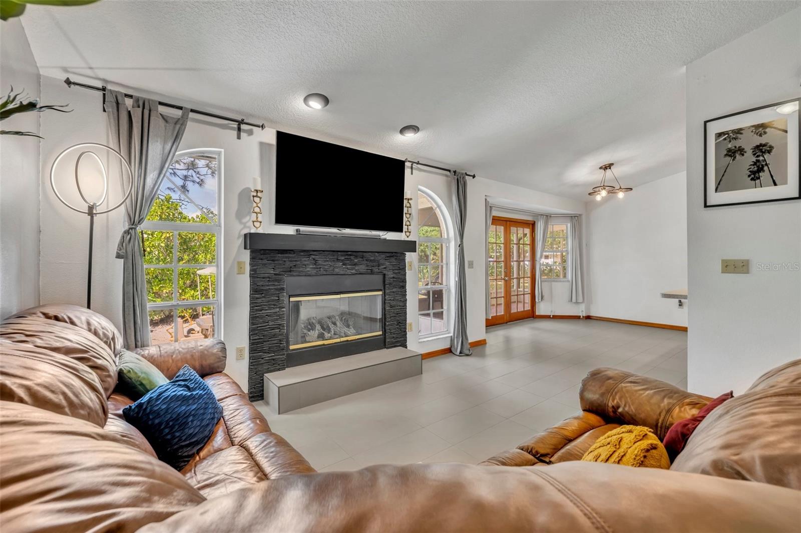 Image 10 of 61 For 2810 Windsong Lane