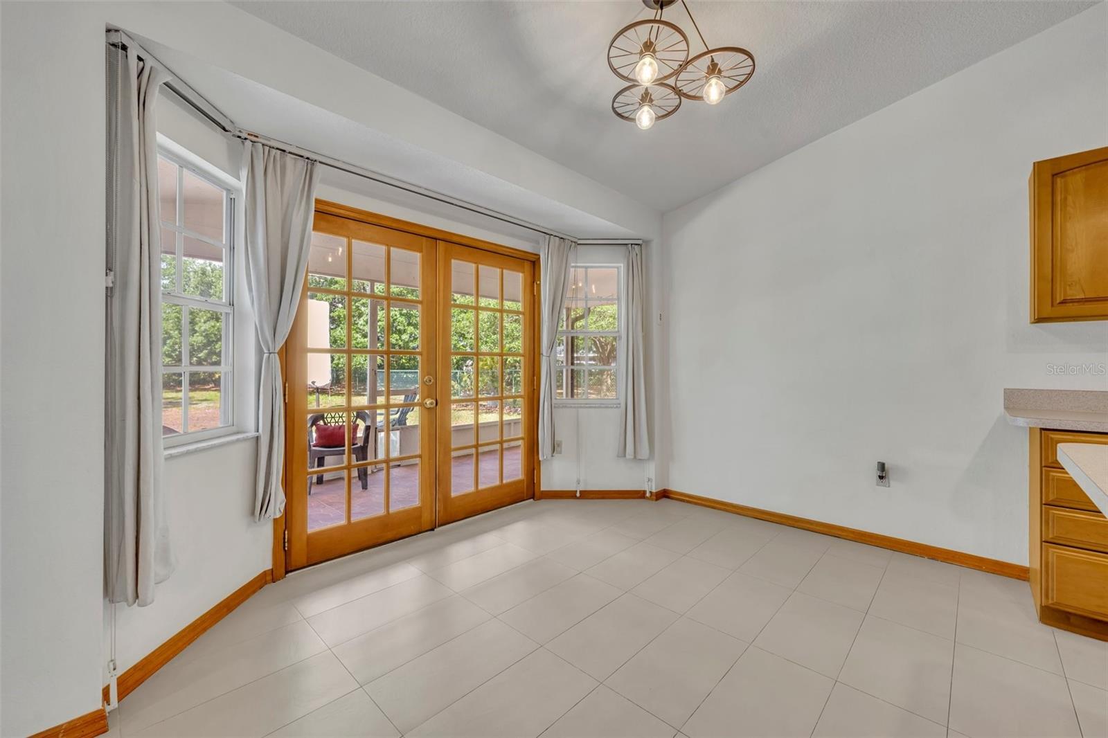 Image 13 of 61 For 2810 Windsong Lane
